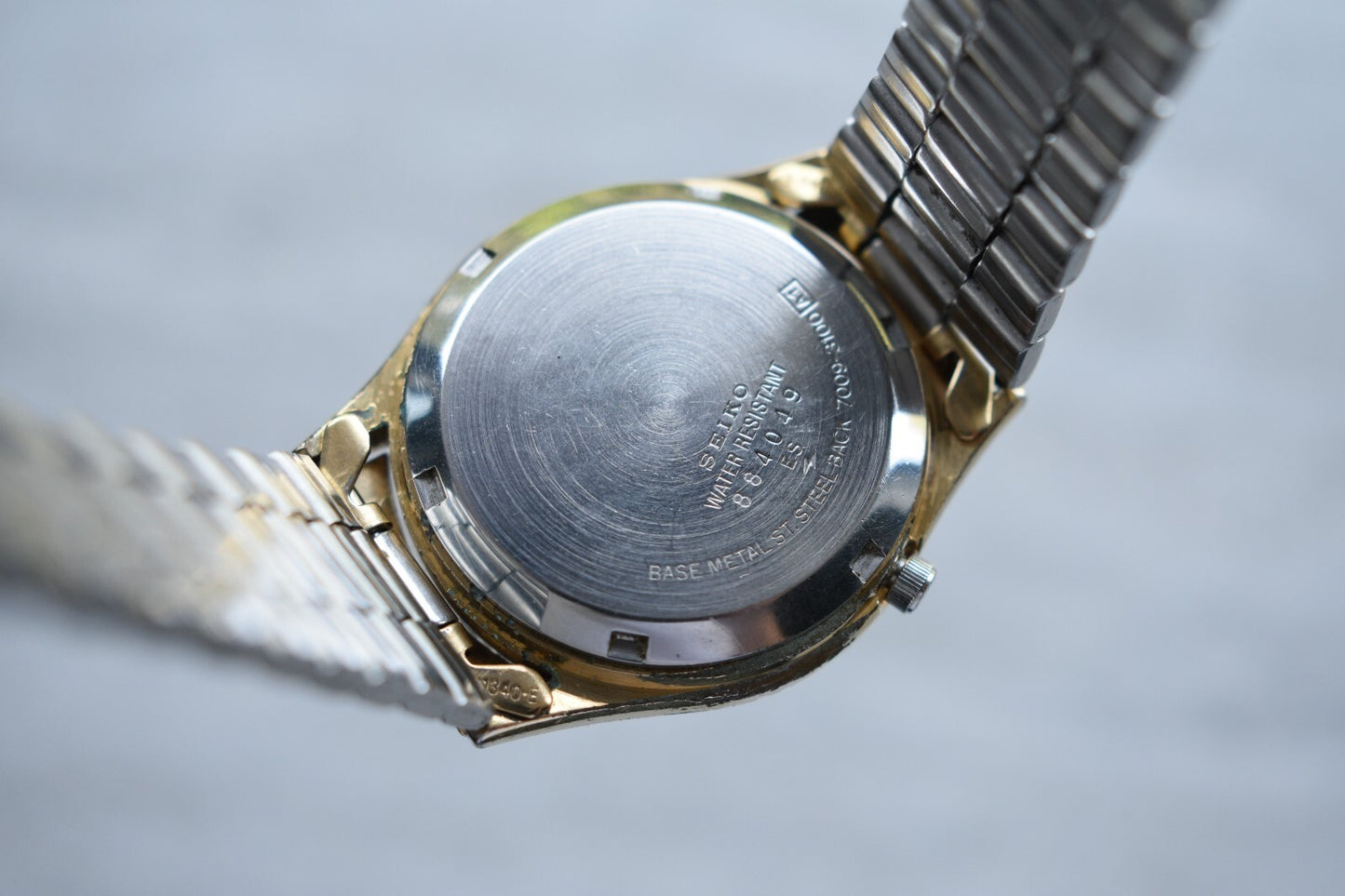August 1988 Vintage Seiko 5 7009 Automatic Gold Dial Bracelet Watch Day Date