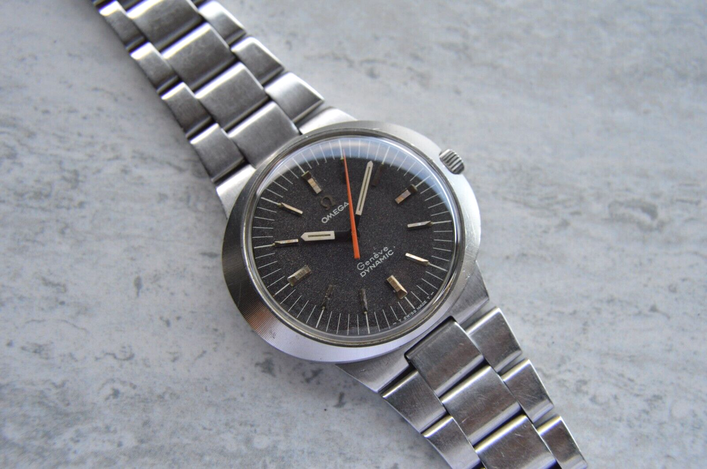 1971 Omega Geneve Dynamic Black Dial Men's Rare Mechanical Steel Bracelet Watch