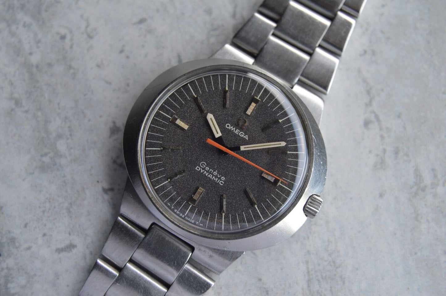 1971 Omega Geneve Dynamic Black Dial Men's Rare Mechanical Steel Bracelet Watch