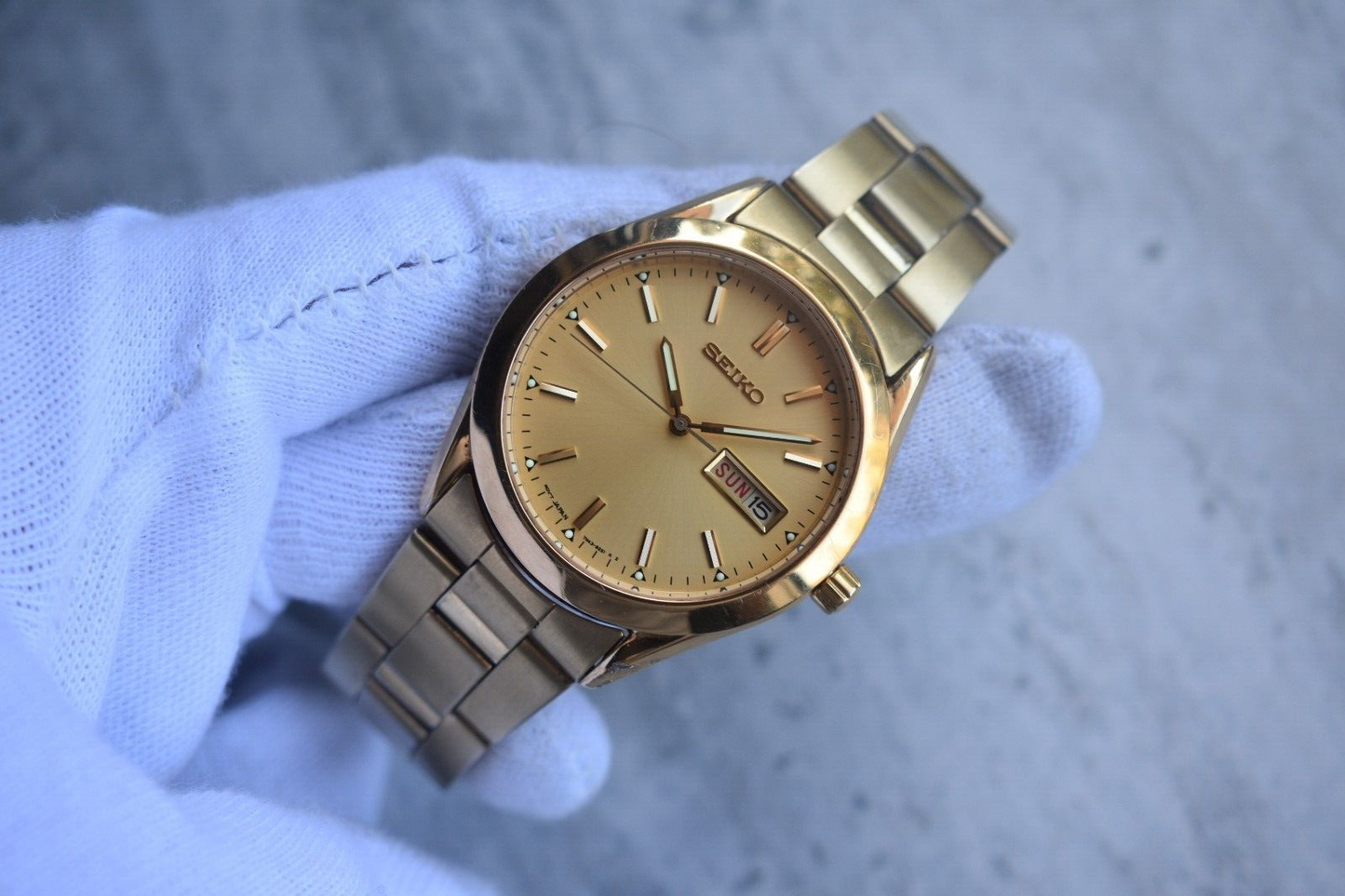 November 1990 Seiko Gold Bracelet Men's Day Date Quartz Watch