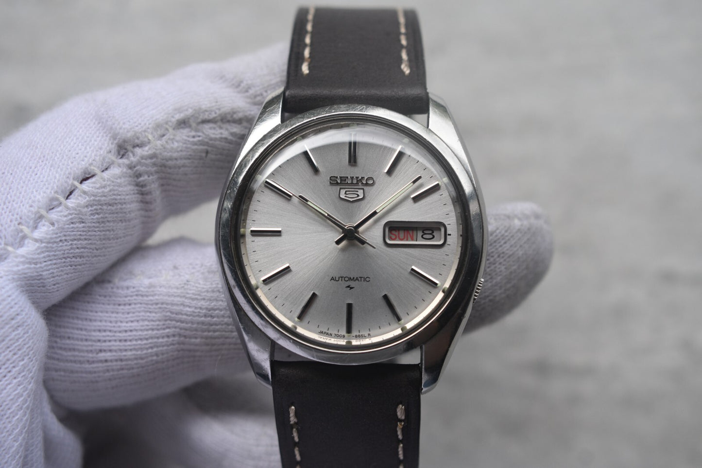 April 1981 Vintage Seiko 7009 Silver Dial Automatic Leather Watch Rare Day Date