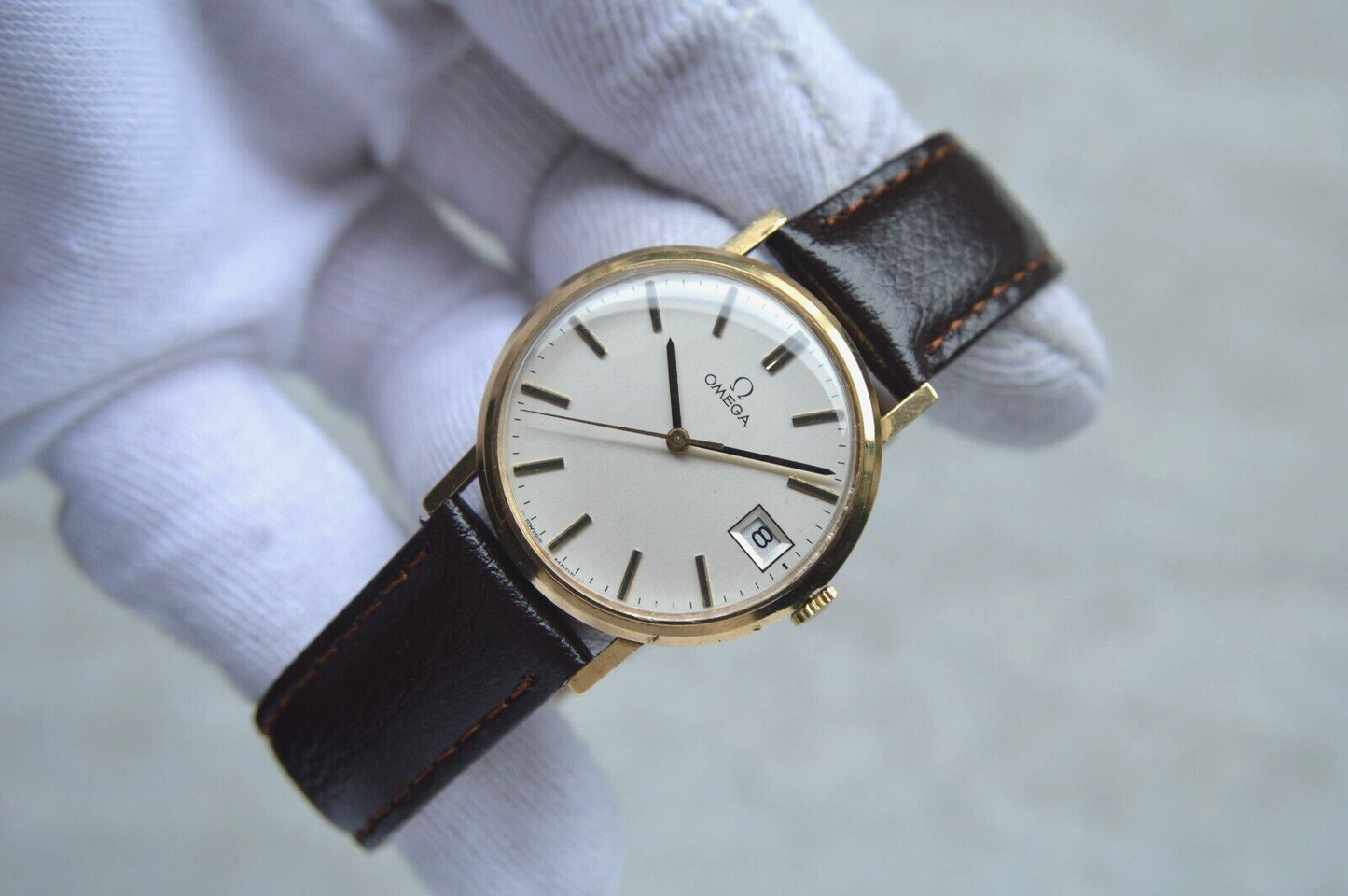 1975 Vintage Omega 9K Gold Date Rare Mechanical Dress Watch