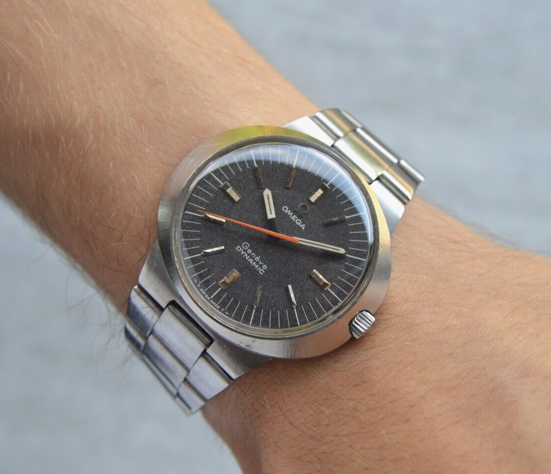 1971 Omega Geneve Dynamic Black Dial Men's Rare Mechanical Steel Bracelet Watch
