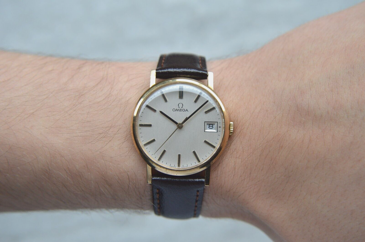 1975 Vintage Omega 9K Gold Date Rare Mechanical Dress Watch