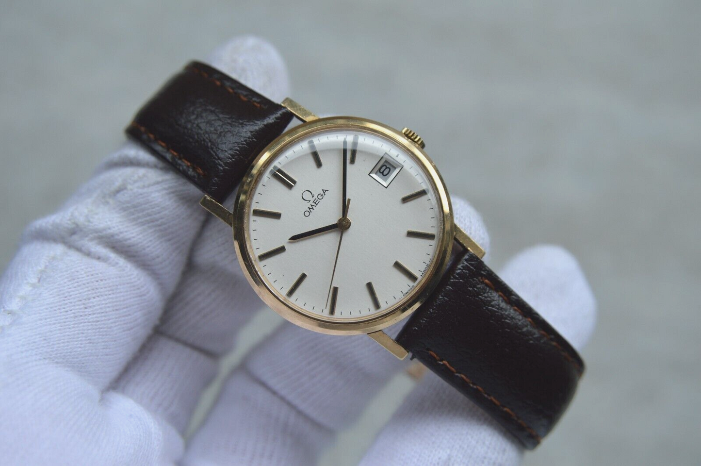 1975 Vintage Omega 9K Gold Date Rare Mechanical Dress Watch