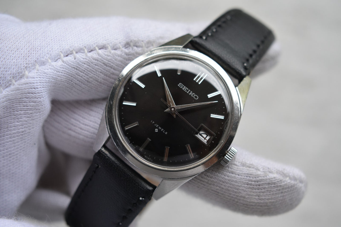 April 1972 Vintage Seiko 6602 Rare Mechanical Black Dial Leather Date Watch