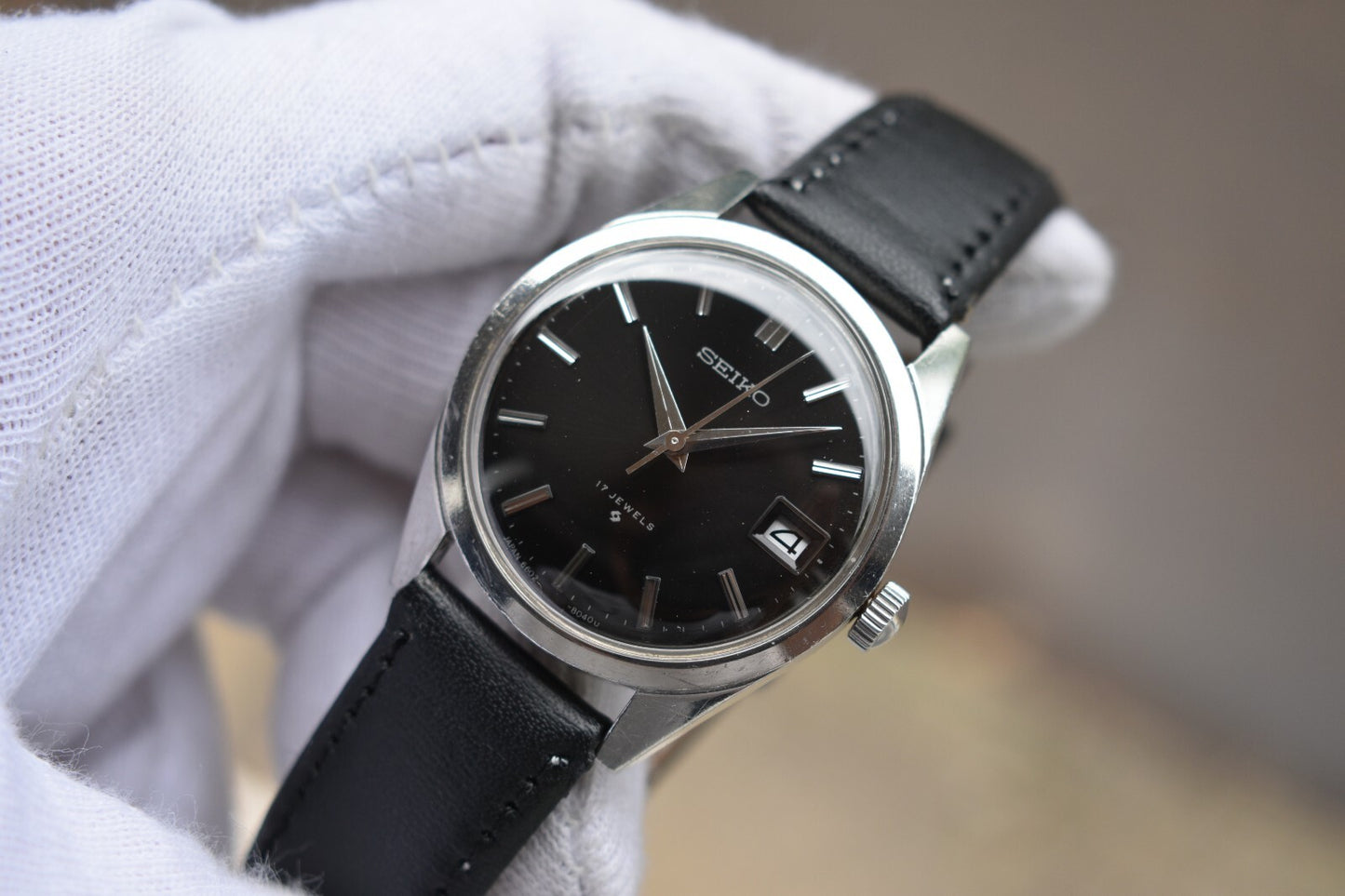 April 1972 Vintage Seiko 6602 Rare Mechanical Black Dial Leather Date Watch
