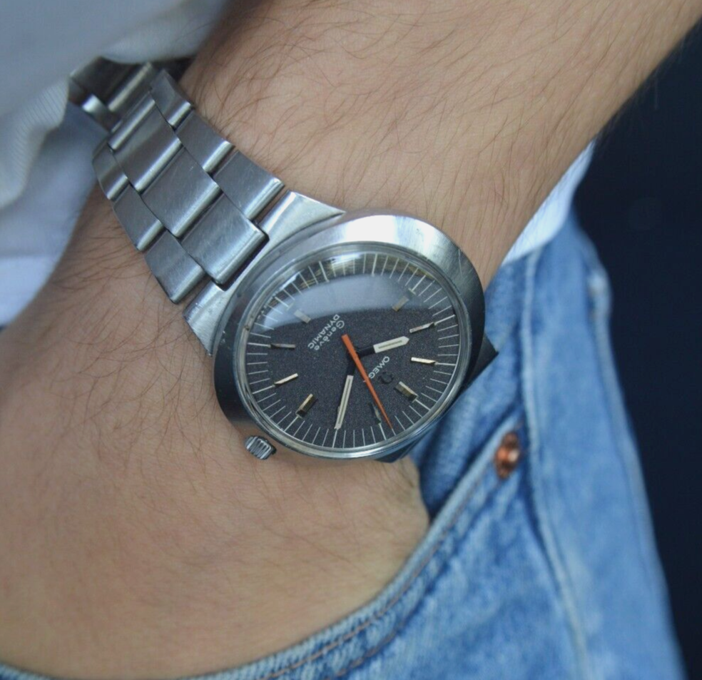 1971 Omega Geneve Dynamic Black Dial Men's Rare Mechanical Steel Bracelet Watch
