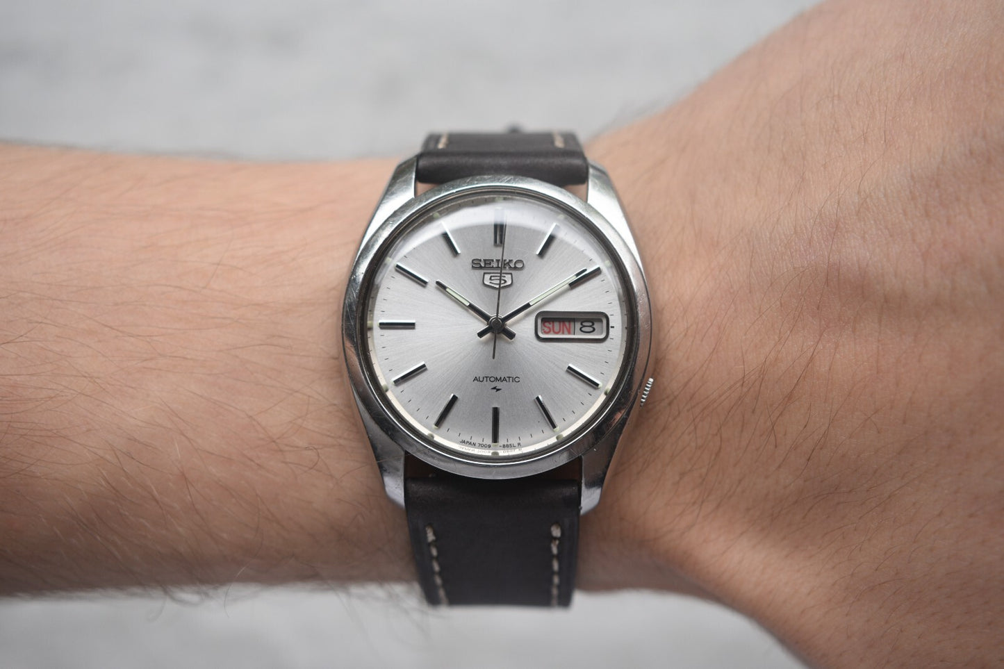 April 1981 Vintage Seiko 7009 Silver Dial Automatic Leather Watch Rare Day Date
