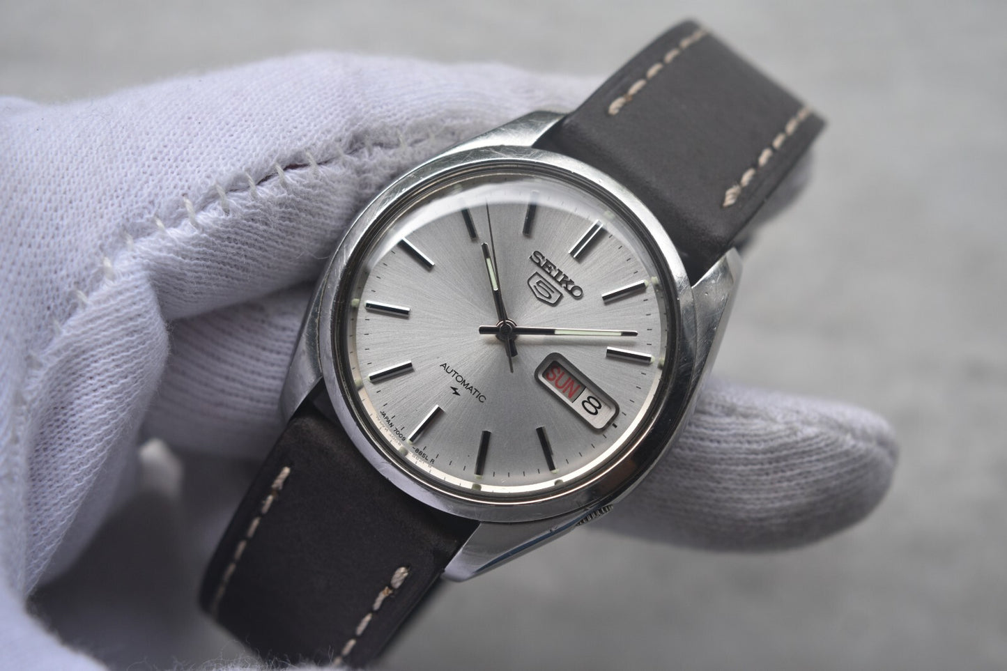 April 1981 Vintage Seiko 7009 Silver Dial Automatic Leather Watch Rare Day Date