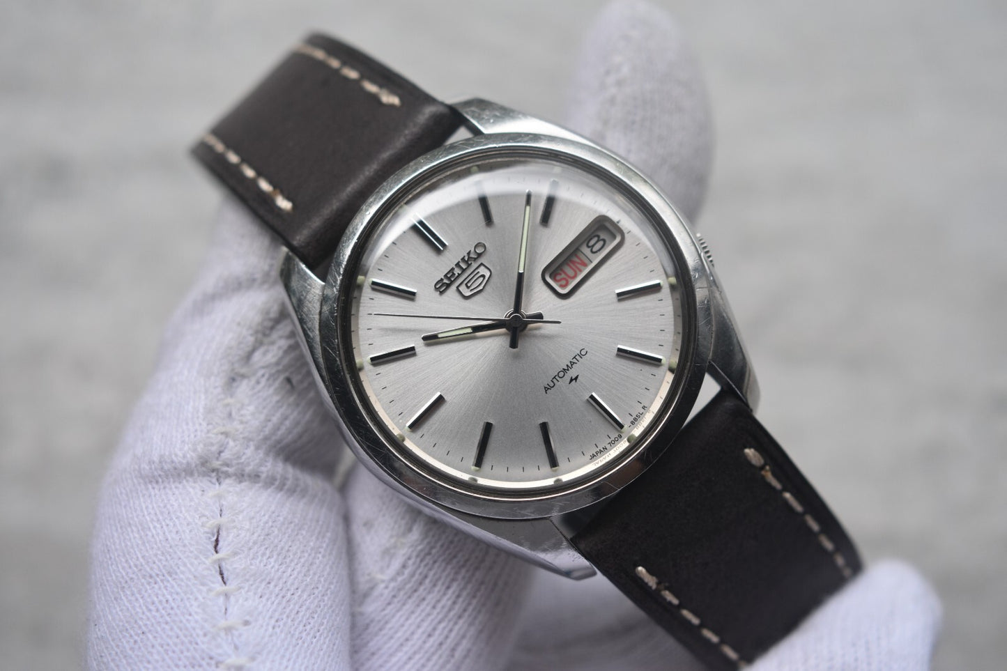 April 1981 Vintage Seiko 7009 Silver Dial Automatic Leather Watch Rare Day Date