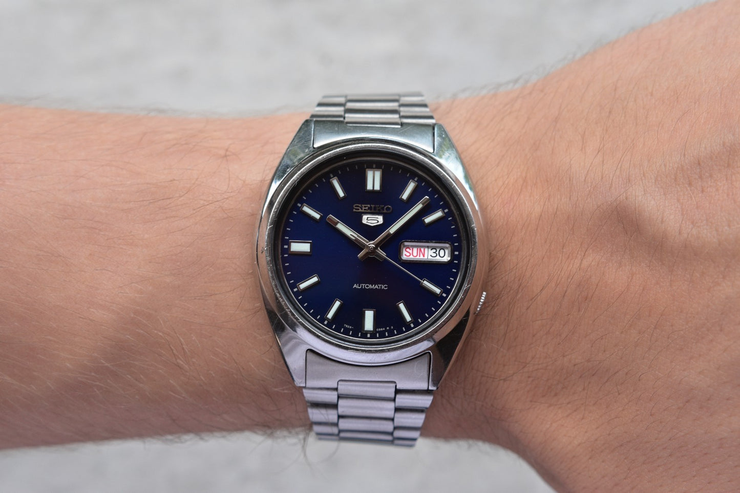 Seiko SNXS77 Automatic Steel Bracelet Day Date Watch Blue Dial 7S26