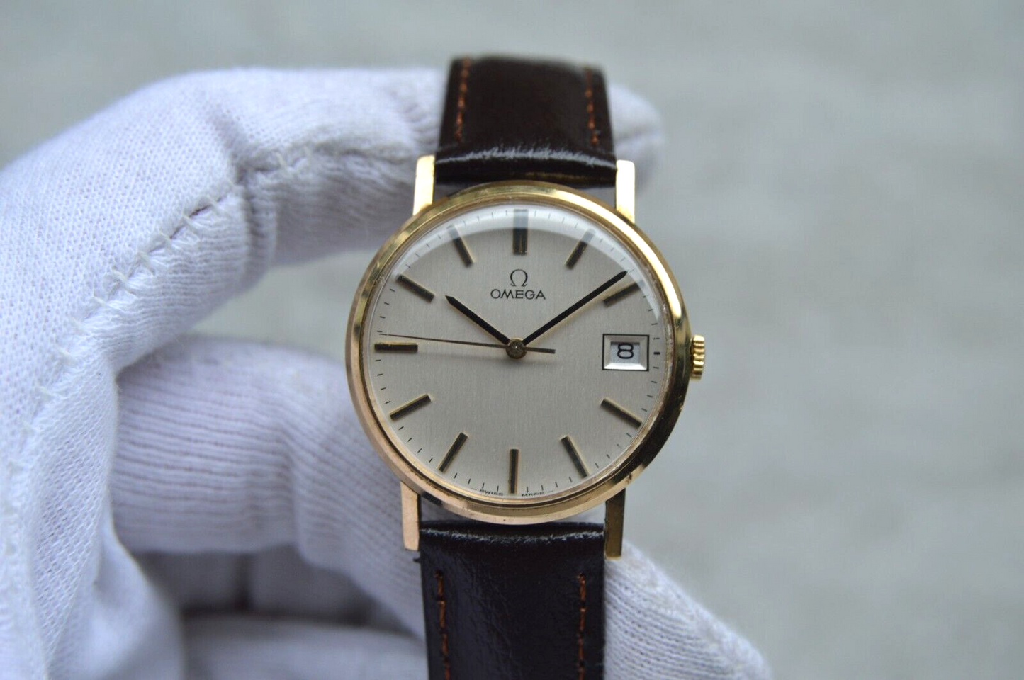1975 Vintage Omega 9K Gold Date Rare Mechanical Dress Watch
