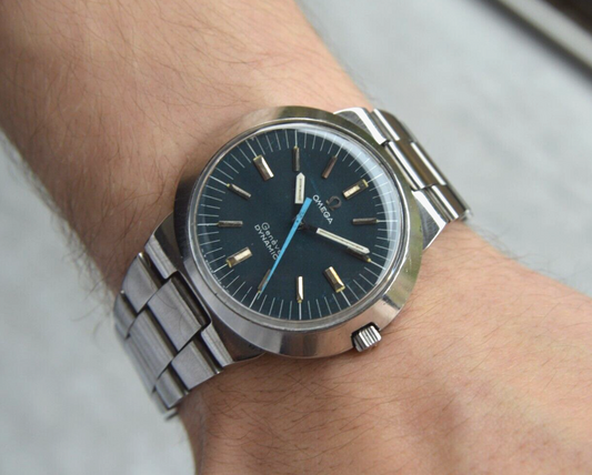 1970s Omega Geneve Dynamic Blue Dial Men's Rare Mechanical Steel Bracelet Watch