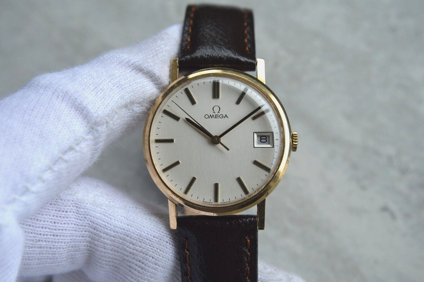 1975 Vintage Omega 9K Gold Date Rare Mechanical Dress Watch