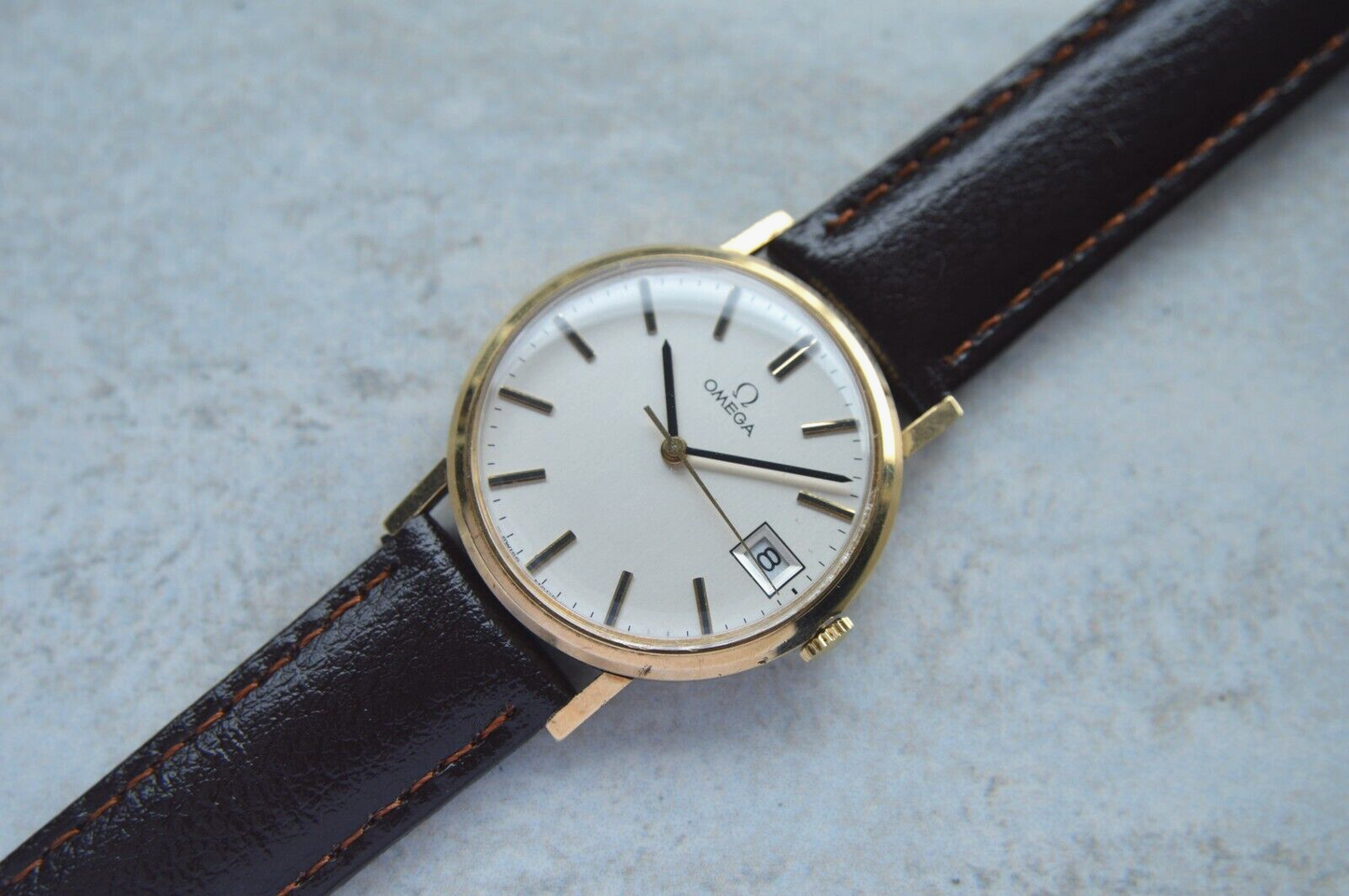 1975 Vintage Omega 9K Gold Date Rare Mechanical Dress Watch