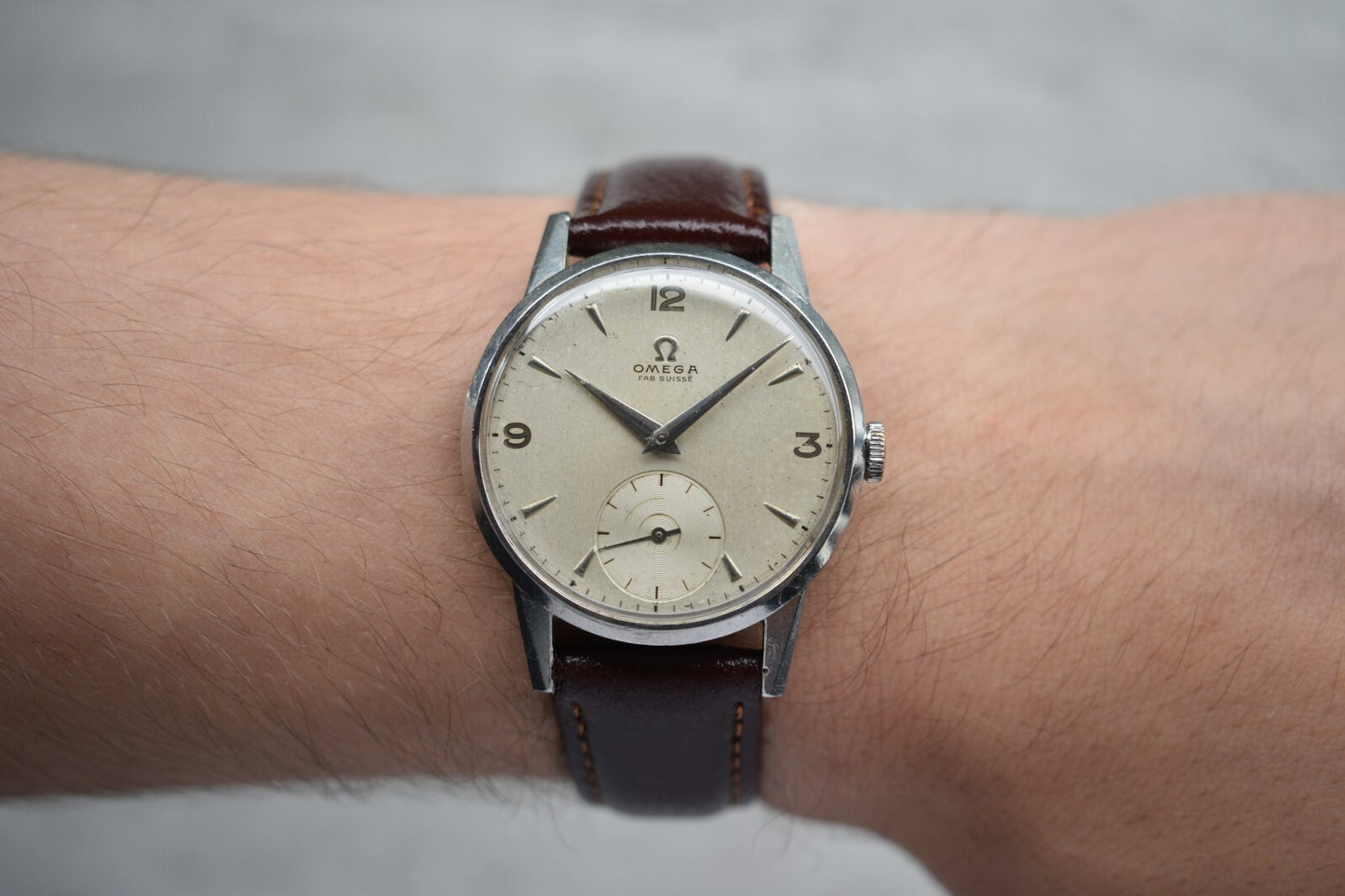 1947 Omega Small Seconds Mechanical Fab Suisse Men's Dress Watch Rare