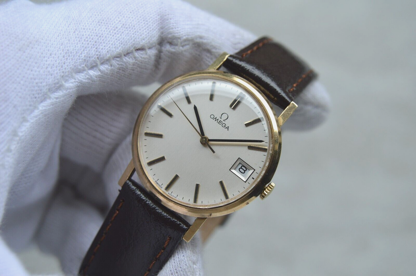 1975 Vintage Omega 9K Gold Date Rare Mechanical Dress Watch
