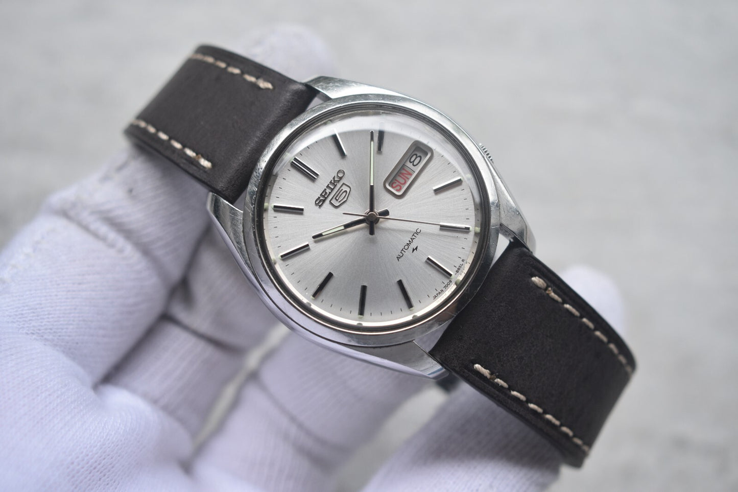 April 1981 Vintage Seiko 7009 Silver Dial Automatic Leather Watch Rare Day Date