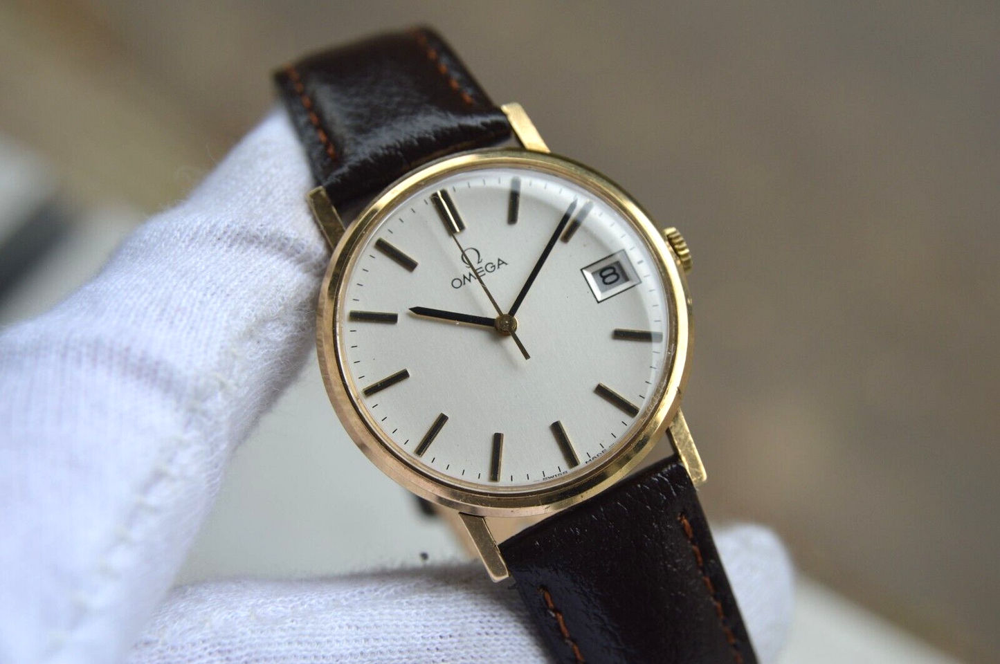 1975 Vintage Omega 9K Gold Date Rare Mechanical Dress Watch