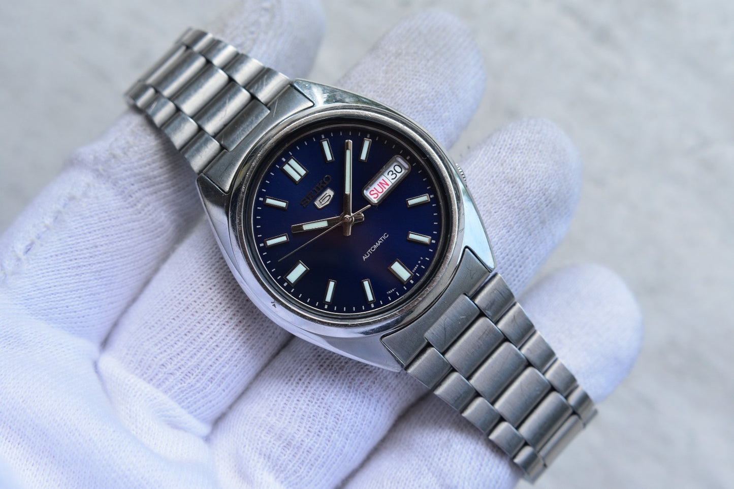 Seiko SNXS77 Automatic Steel Bracelet Day Date Watch Blue Dial 7S26