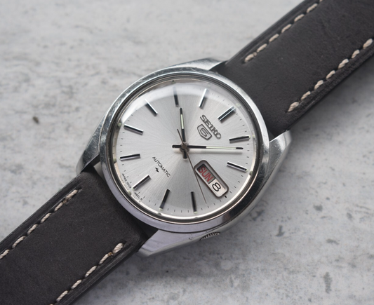 April 1981 Vintage Seiko 7009 Silver Dial Automatic Leather Watch Rare Day Date