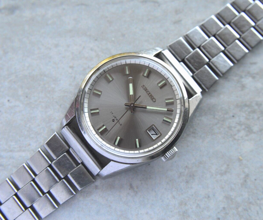 August 1971 Rare Vintage Seiko 6602 Mechanical Grey Dial Bracelet Men's Watch