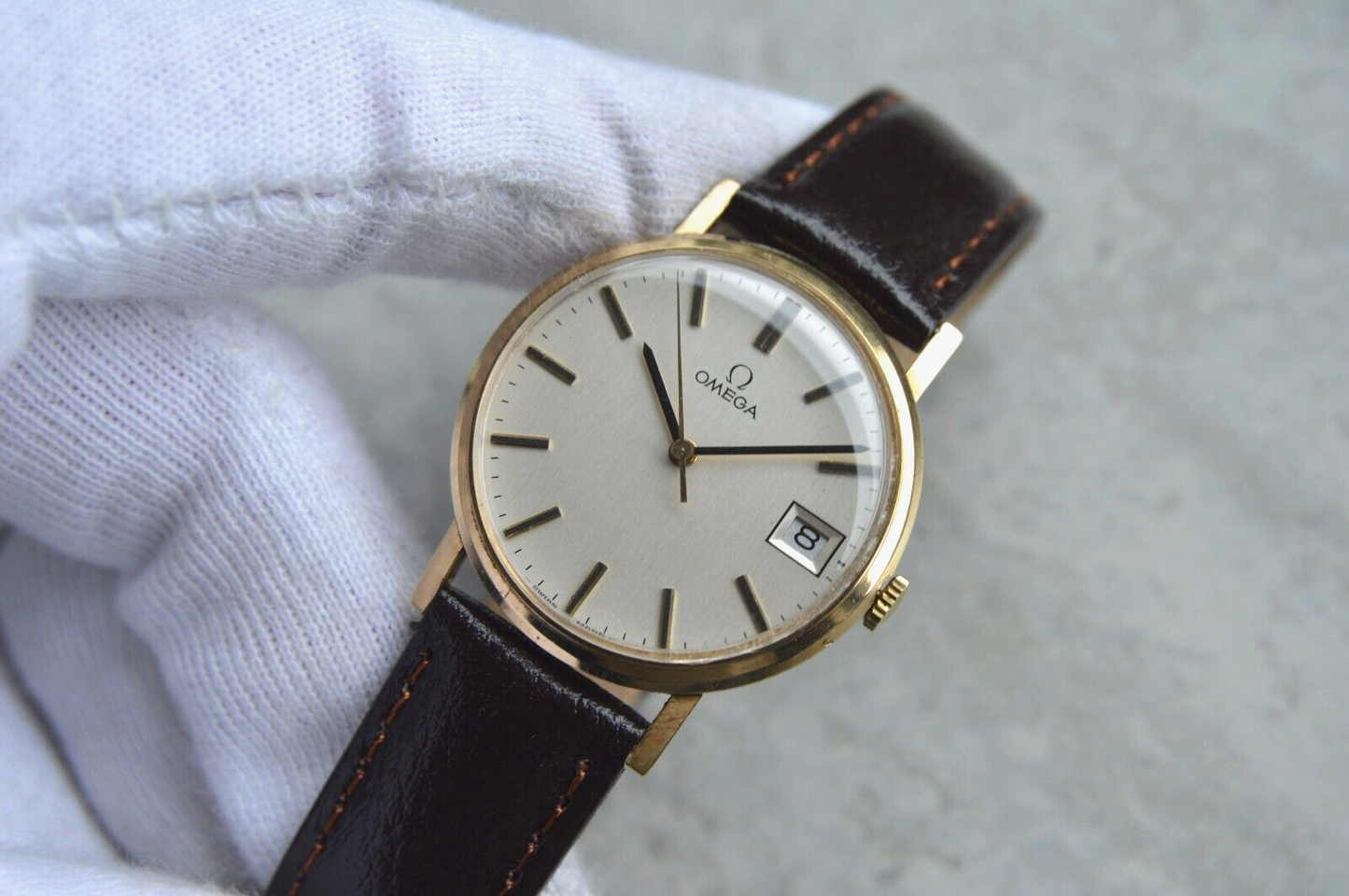 1975 Vintage Omega 9K Gold Date Rare Mechanical Dress Watch